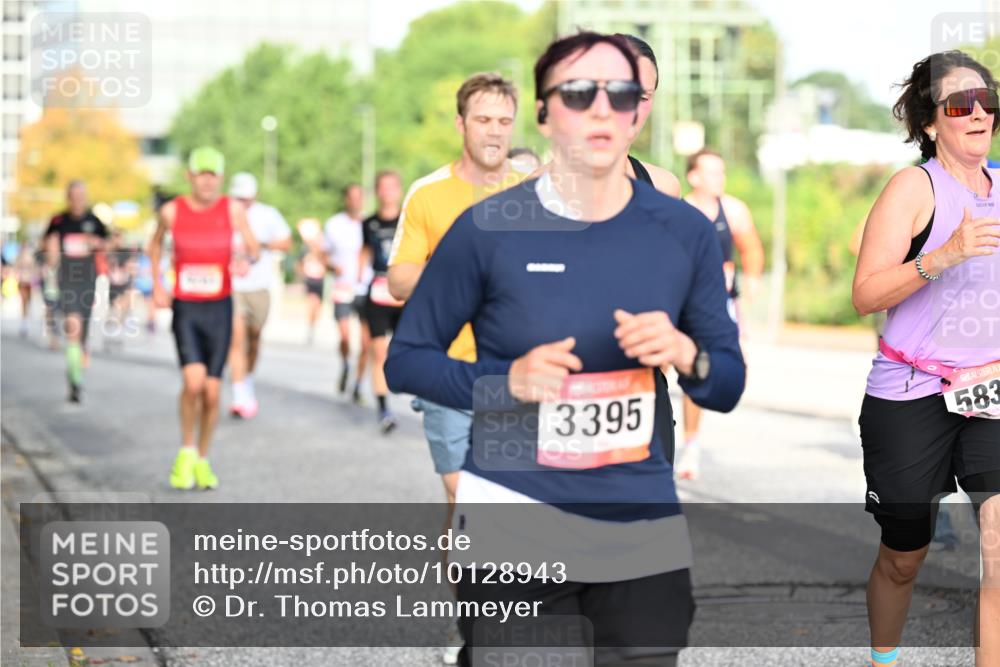 06.09.2026 - CURREX Alsterlauf Dr. Thomas Lammeyer http://msf.ph/oto/10128943 06.09.2026 09:50:02 Laufen 3395, 583 meine-sportfotos.de