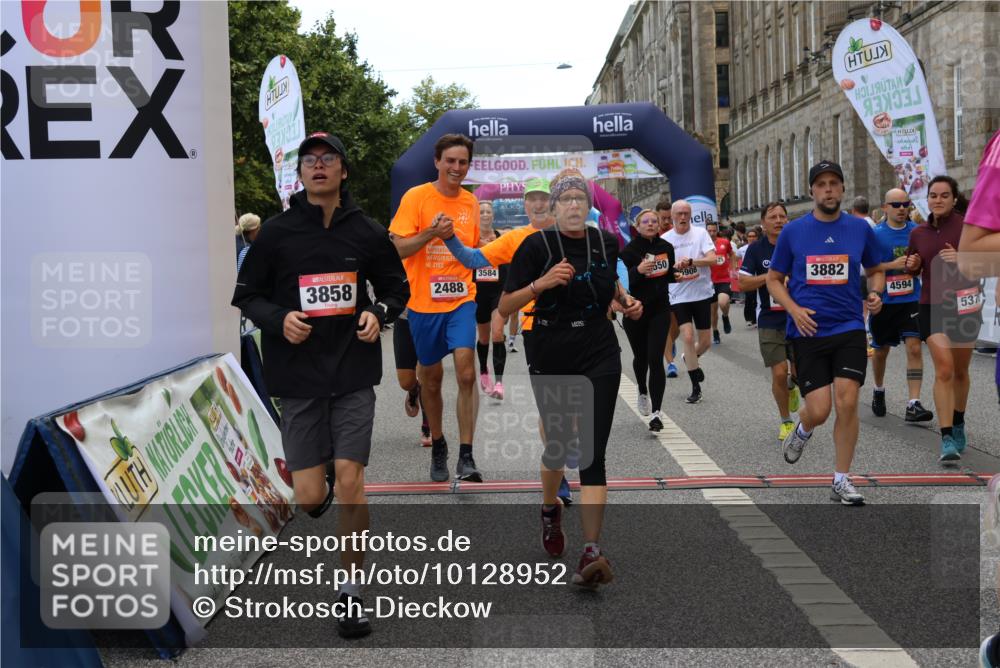 06.09.2026 - CURREX Alsterlauf Strokosch-Dieckow http://msf.ph/oto/10128952 06.09.2026 10:02:35 Ziel 2135, 2304, 2486, 2488, 2886, 3028, 3042, 3062, 3089, 3532, 3584, 3790, 3858, 3882, 4173, 4285, 4325, 4550, 4594, 4624, 5379, 5517, 5908, 6152, 6174, 6203, 6431, 8268, 8331 meine-sportfotos.de
