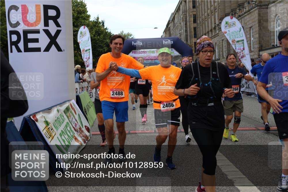 06.09.2026 - CURREX Alsterlauf Strokosch-Dieckow http://msf.ph/oto/10128959 06.09.2026 10:02:36 Ziel 2135, 2304, 2486, 2488, 2702, 2886, 2954, 3028, 3042, 3062, 3089, 3532, 3584, 3790, 3858, 3882, 4173, 4263, 4285, 4325, 4550, 4594, 4624, 5379, 5517, 5908, 6152, 6174, 6203, 6431, 8244, 8268, 8331 meine-sportfotos.de