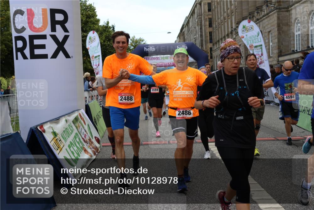 06.09.2026 - CURREX Alsterlauf Strokosch-Dieckow http://msf.ph/oto/10128978 06.09.2026 10:02:36 Ziel 2135, 2304, 2486, 2488, 2702, 2886, 2954, 3028, 3042, 3062, 3089, 3532, 3584, 3790, 3858, 3882, 4173, 4263, 4285, 4325, 4550, 4594, 4624, 5379, 5517, 5908, 6152, 6174, 6203, 6431, 8244, 8268, 8331 meine-sportfotos.de