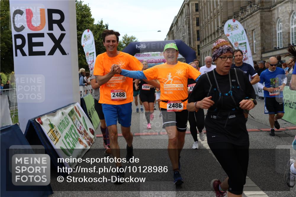 06.09.2026 - CURREX Alsterlauf Strokosch-Dieckow http://msf.ph/oto/10128986 06.09.2026 10:02:36 Ziel 2135, 2304, 2486, 2488, 2702, 2886, 2954, 3028, 3042, 3062, 3089, 3532, 3584, 3790, 3858, 3882, 4173, 4263, 4285, 4325, 4550, 4594, 4624, 5379, 5517, 5908, 6152, 6174, 6203, 6431, 8244, 8268, 8331 meine-sportfotos.de