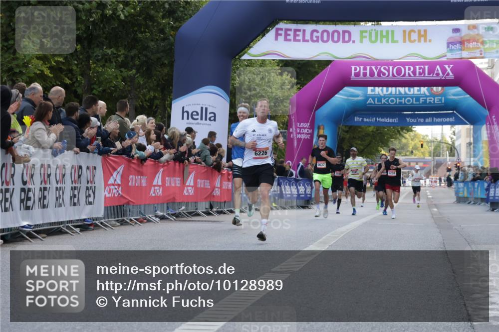 06.09.2026 - CURREX Alsterlauf Yannick Fuchs http://msf.ph/oto/10128989 06.09.2026 09:37:20 Ziel 2735, 6008, 6226 meine-sportfotos.de