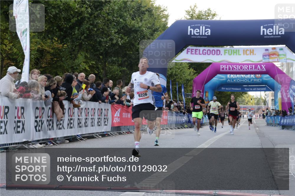 06.09.2026 - CURREX Alsterlauf Yannick Fuchs http://msf.ph/oto/10129032 06.09.2026 09:37:22 Ziel 2735, 6008, 6057, 6226 meine-sportfotos.de