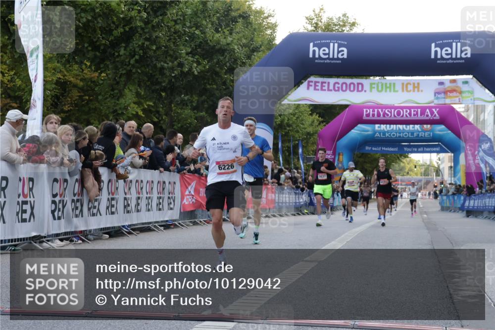06.09.2026 - CURREX Alsterlauf Yannick Fuchs http://msf.ph/oto/10129042 06.09.2026 09:37:22 Ziel 2735, 6008, 6057, 6226 meine-sportfotos.de