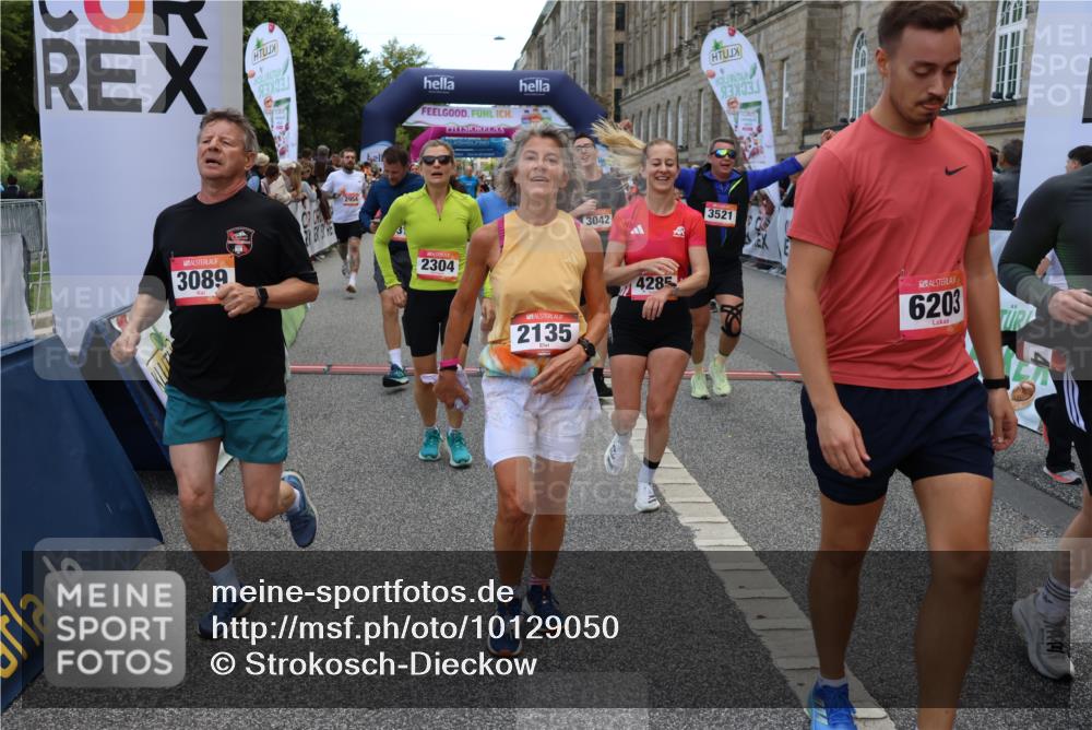 06.09.2026 - CURREX Alsterlauf Strokosch-Dieckow http://msf.ph/oto/10129050 06.09.2026 10:02:40 Ziel 2135, 2304, 2486, 2488, 2702, 2954, 3028, 3042, 3089, 3221, 3222, 3532, 3584, 3790, 3858, 3882, 4173, 4263, 4285, 4325, 4550, 4594, 4624, 5379, 5908, 6120, 6174, 6203, 6219, 6431, 8121, 8147, 8244, 8268, 8305, 8331 meine-sportfotos.de