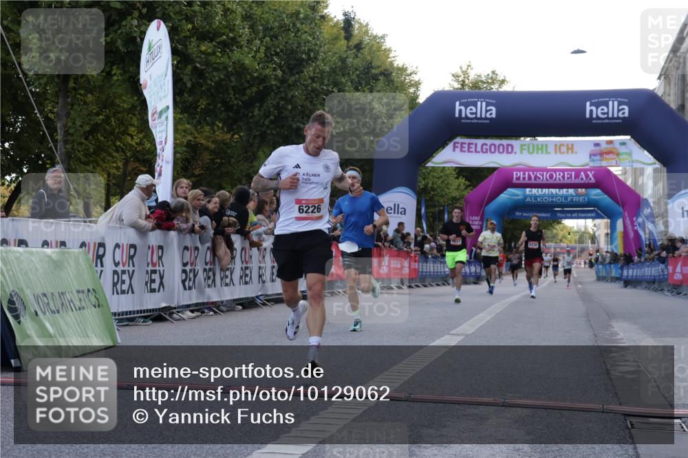 06.09.2026 - CURREX Alsterlauf Yannick Fuchs http://msf.ph/oto/10129062 06.09.2026 09:37:23 Ziel 2735, 6008, 6057, 6226 meine-sportfotos.de