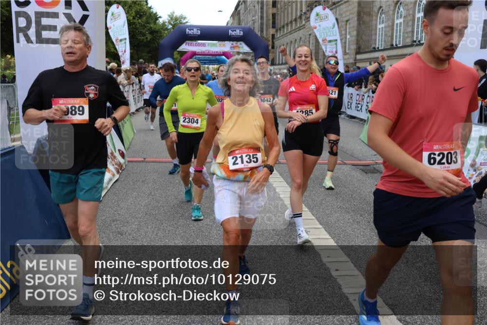 06.09.2026 - CURREX Alsterlauf Strokosch-Dieckow http://msf.ph/oto/10129075 06.09.2026 10:02:40 Ziel 2135, 2304, 2486, 2488, 2702, 2954, 3028, 3042, 3089, 3221, 3222, 3532, 3584, 3790, 3858, 3882, 4173, 4263, 4285, 4325, 4550, 4594, 4624, 5379, 5908, 6120, 6174, 6203, 6219, 6431, 8121, 8147, 8244, 8268, 8305, 8331 meine-sportfotos.de