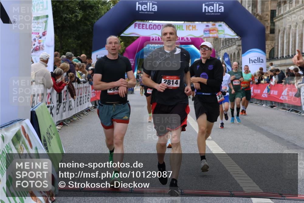 06.09.2026 - CURREX Alsterlauf Strokosch-Dieckow http://msf.ph/oto/10129087 06.09.2026 09:50:00 Ziel 2094, 2814, 2823, 3492, 4105, 4142, 4161, 4428, 4532, 4932, 4951, 4954, 5346, 5628, 5744, 5834, 6010, 6157, 6475 meine-sportfotos.de