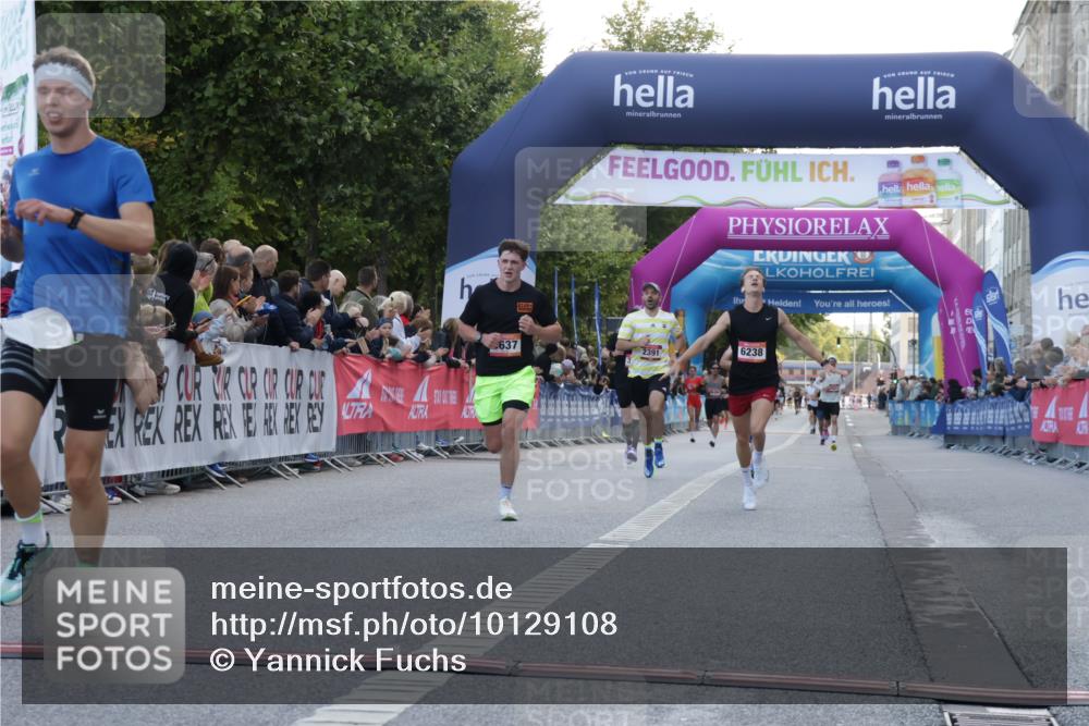 06.09.2026 - CURREX Alsterlauf Yannick Fuchs http://msf.ph/oto/10129108 06.09.2026 09:37:25 Ziel 2735, 5637, 6008, 6057, 6226, 6238 meine-sportfotos.de