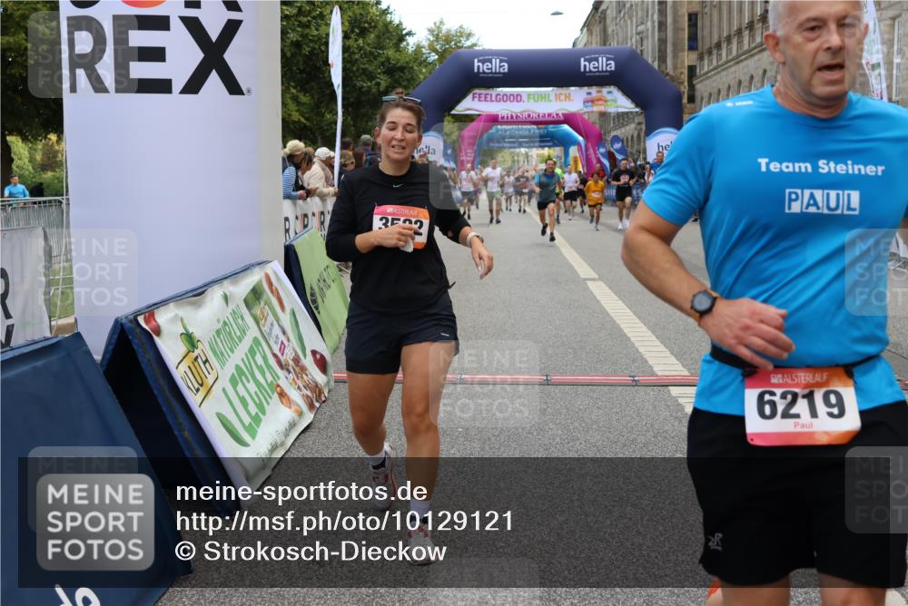 06.09.2026 - CURREX Alsterlauf Strokosch-Dieckow http://msf.ph/oto/10129121 06.09.2026 10:02:47 Ziel 2702, 2954, 3028, 3221, 3222, 4263, 5693, 5698, 6120, 6219, 6431, 8121, 8147, 8244, 8282, 8305 meine-sportfotos.de