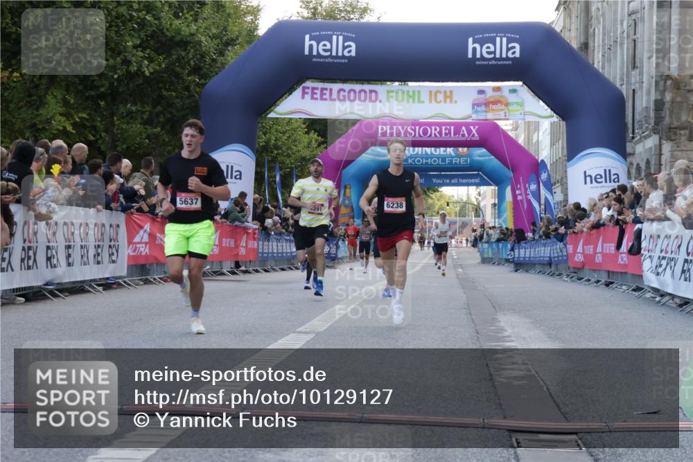 06.09.2026 - CURREX Alsterlauf Yannick Fuchs http://msf.ph/oto/10129127 06.09.2026 09:37:26 Ziel 2391, 2735, 3809, 5637, 6057, 6226, 6238 meine-sportfotos.de