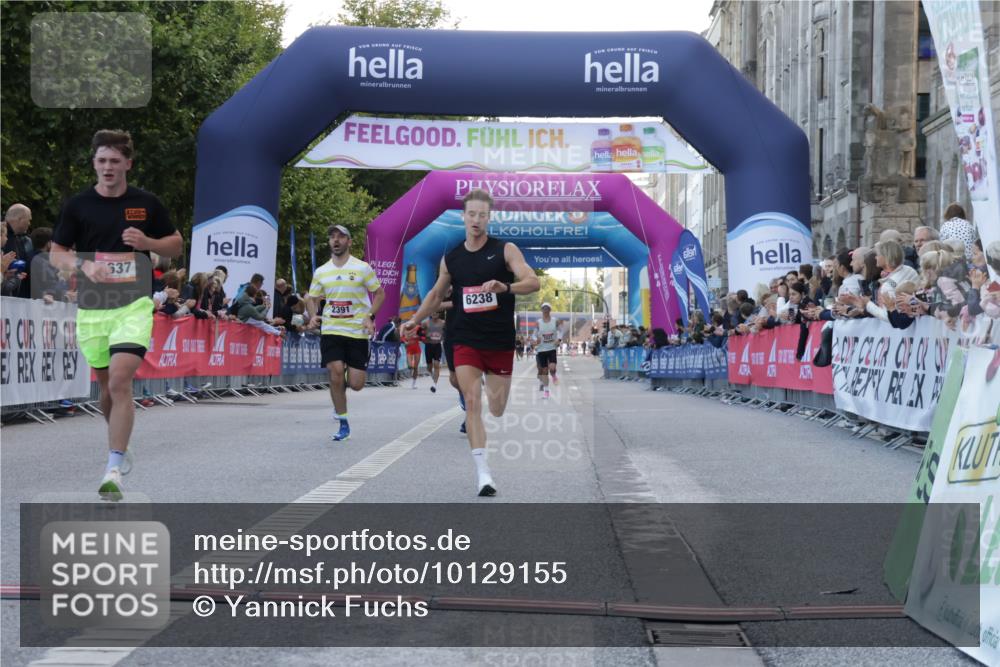06.09.2026 - CURREX Alsterlauf Yannick Fuchs http://msf.ph/oto/10129155 06.09.2026 09:37:26 Ziel 2391, 2735, 3809, 5637, 6057, 6226, 6238 meine-sportfotos.de