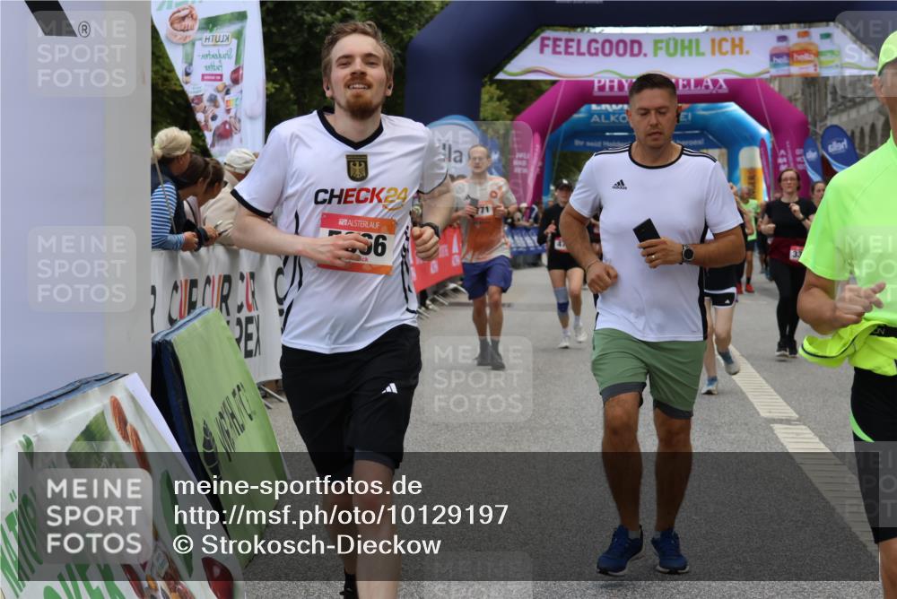 06.09.2026 - CURREX Alsterlauf Strokosch-Dieckow http://msf.ph/oto/10129197 06.09.2026 10:02:56 Ziel 2500, 2687, 3338, 3721, 3909, 4345, 4348, 4474, 4475, 4730, 5190, 5366, 5465, 5659, 5771, 5780, 5865, 5866, 6398, 8282 meine-sportfotos.de