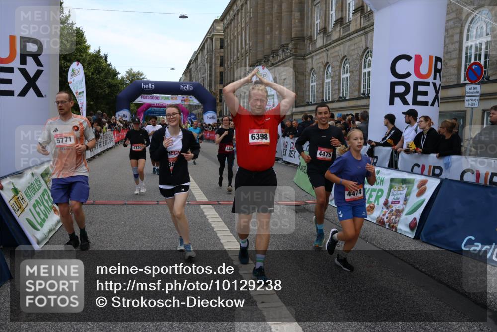 06.09.2026 - CURREX Alsterlauf Strokosch-Dieckow http://msf.ph/oto/10129238 06.09.2026 10:03:00 Ziel 2500, 2687, 3338, 3721, 3909, 4345, 4348, 4474, 4475, 4730, 4922, 5190, 5366, 5465, 5659, 5771, 5780, 5865, 5866, 5903, 6046, 6049, 6398, 8100 meine-sportfotos.de
