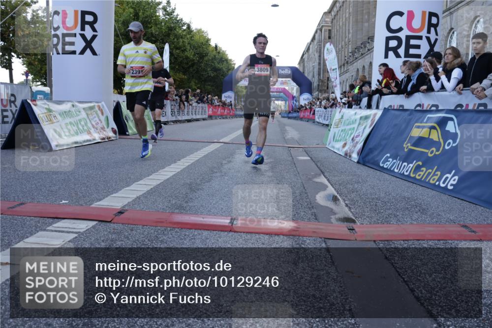 06.09.2026 - CURREX Alsterlauf Yannick Fuchs http://msf.ph/oto/10129246 06.09.2026 09:37:31 Ziel 2021, 2391, 3040, 3809, 4625, 5637, 6057, 6226, 6238 meine-sportfotos.de