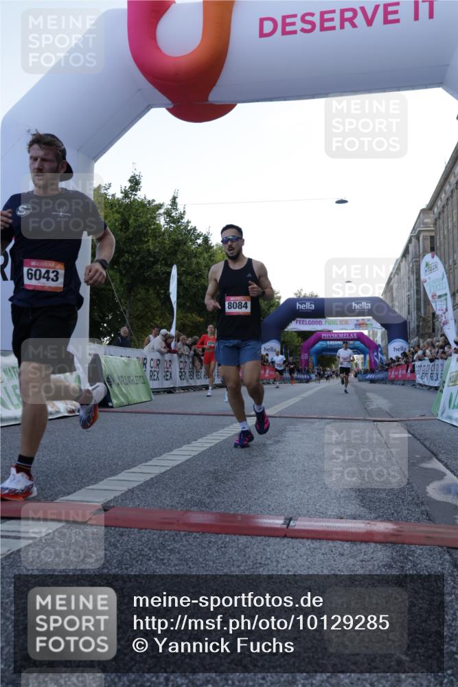 06.09.2026 - CURREX Alsterlauf Yannick Fuchs http://msf.ph/oto/10129285 06.09.2026 09:37:38 Ziel 2021, 2391, 3040, 3809, 4201, 4625, 5024, 5374, 5641, 6043, 6494, 8084 meine-sportfotos.de
