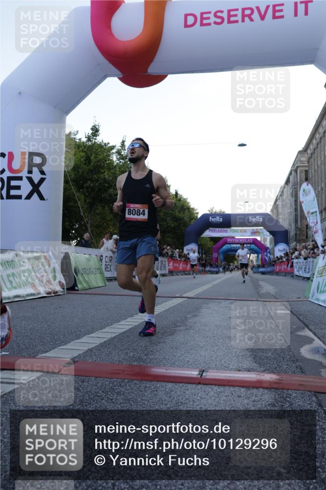 06.09.2026 - CURREX Alsterlauf Yannick Fuchs http://msf.ph/oto/10129296 06.09.2026 09:37:38 Ziel 2021, 2391, 3040, 3809, 4201, 4625, 5024, 5374, 5641, 6043, 6494, 8084 meine-sportfotos.de
