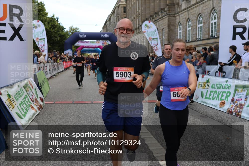 06.09.2026 - CURREX Alsterlauf Strokosch-Dieckow http://msf.ph/oto/10129324 06.09.2026 10:03:06 Ziel 2096, 2778, 3096, 3338, 3721, 3909, 3919, 3920, 4310, 4345, 4348, 4454, 4519, 4730, 4922, 5234, 5465, 5903, 5936, 6046, 6049, 6264, 6324, 6379, 8100, 8288 meine-sportfotos.de