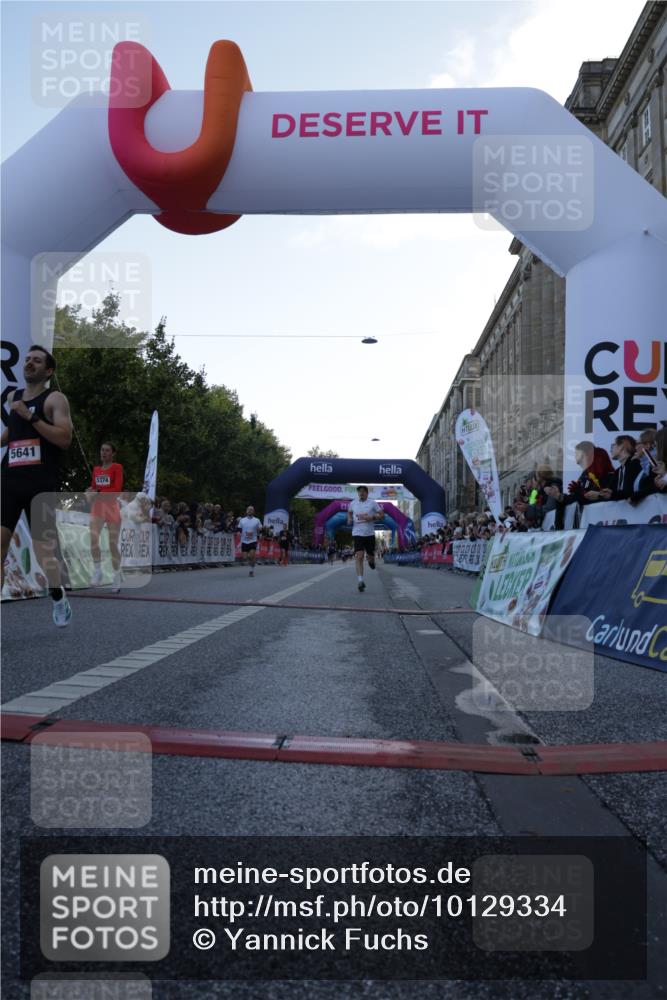06.09.2026 - CURREX Alsterlauf Yannick Fuchs http://msf.ph/oto/10129334 06.09.2026 09:37:40 Ziel 2021, 4201, 4625, 5024, 5374, 5641, 6043, 6494, 8084 meine-sportfotos.de