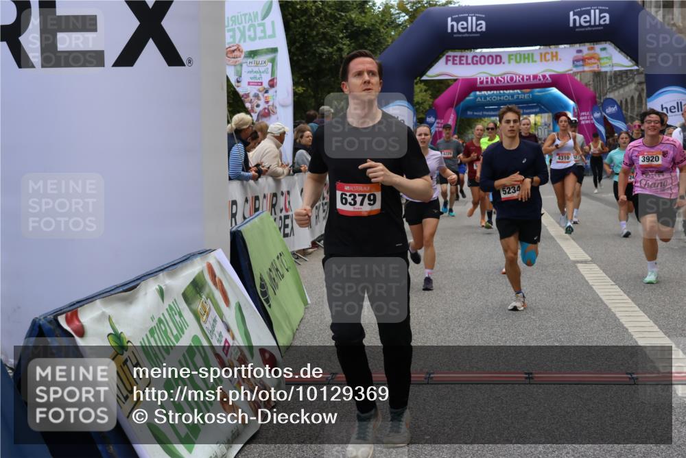 06.09.2026 - CURREX Alsterlauf Strokosch-Dieckow http://msf.ph/oto/10129369 06.09.2026 10:03:08 Ziel 2096, 2778, 3096, 3721, 3762, 3919, 3920, 4229, 4310, 4345, 4348, 4454, 4519, 4919, 4922, 4936, 5047, 5234, 5465, 5756, 5903, 5936, 6046, 6049, 6264, 6324, 6379, 8043, 8100, 8288 meine-sportfotos.de