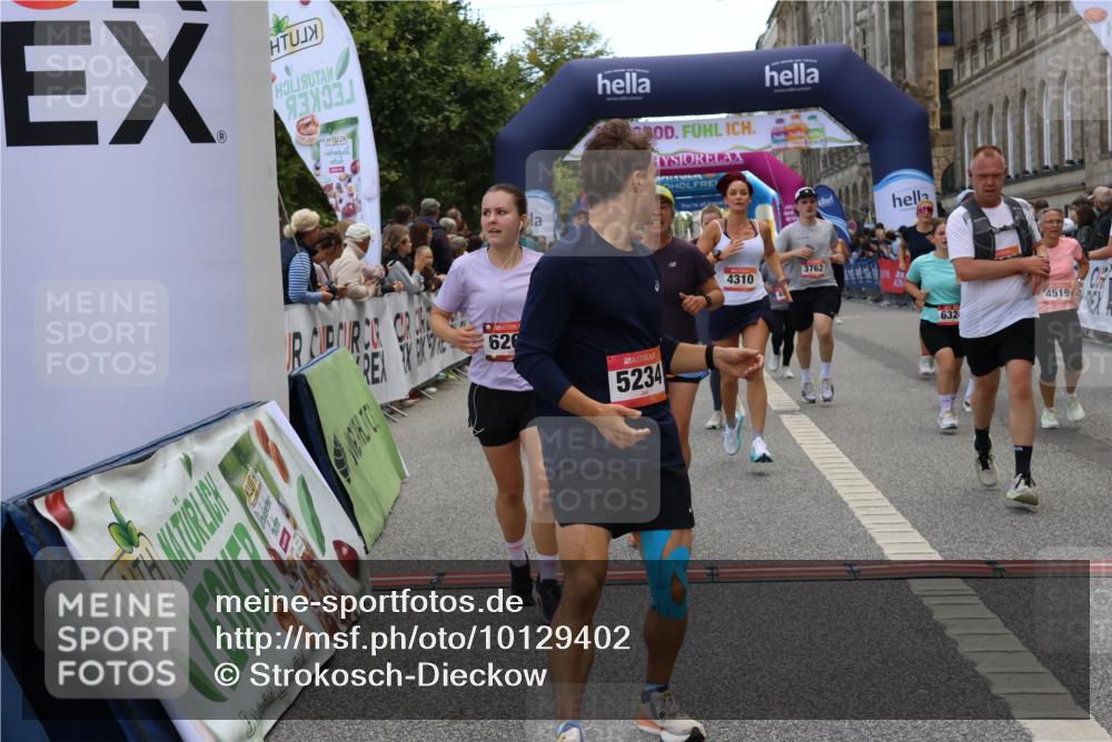 06.09.2026 - CURREX Alsterlauf Strokosch-Dieckow http://msf.ph/oto/10129402 06.09.2026 10:03:10 Ziel 2096, 2778, 3096, 3626, 3762, 3919, 3920, 4229, 4310, 4454, 4519, 4919, 4922, 4936, 5047, 5234, 5653, 5756, 5903, 5936, 6046, 6049, 6264, 6324, 6379, 8043, 8100, 8288 meine-sportfotos.de