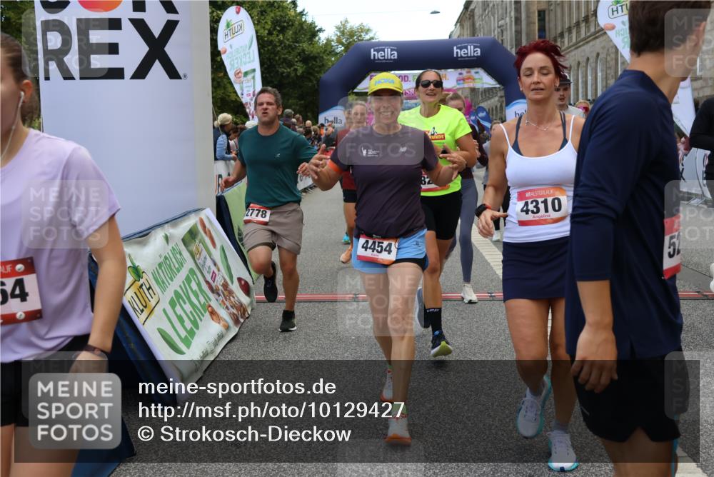 06.09.2026 - CURREX Alsterlauf Strokosch-Dieckow http://msf.ph/oto/10129427 06.09.2026 10:03:12 Ziel 2096, 2778, 3096, 3131, 3626, 3762, 3919, 3920, 4229, 4310, 4454, 4519, 4919, 4922, 4936, 5047, 5054, 5234, 5653, 5756, 5936, 6049, 6264, 6324, 6377, 6379, 8043, 8100, 8288 meine-sportfotos.de