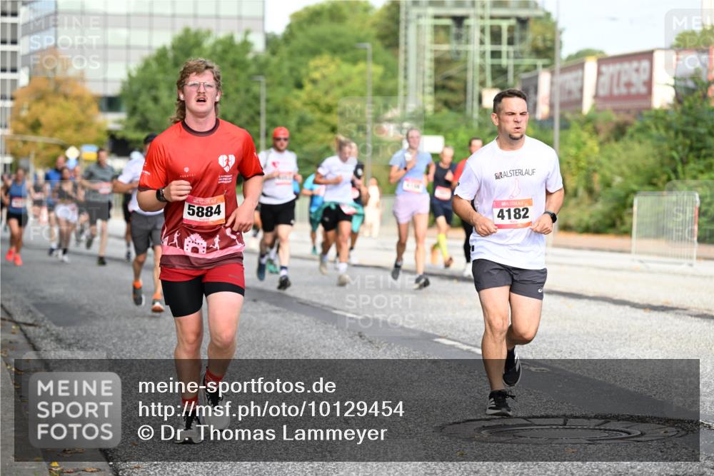 06.09.2026 - CURREX Alsterlauf Dr. Thomas Lammeyer http://msf.ph/oto/10129454 06.09.2026 09:50:56 Laufen 5884, 4182 meine-sportfotos.de