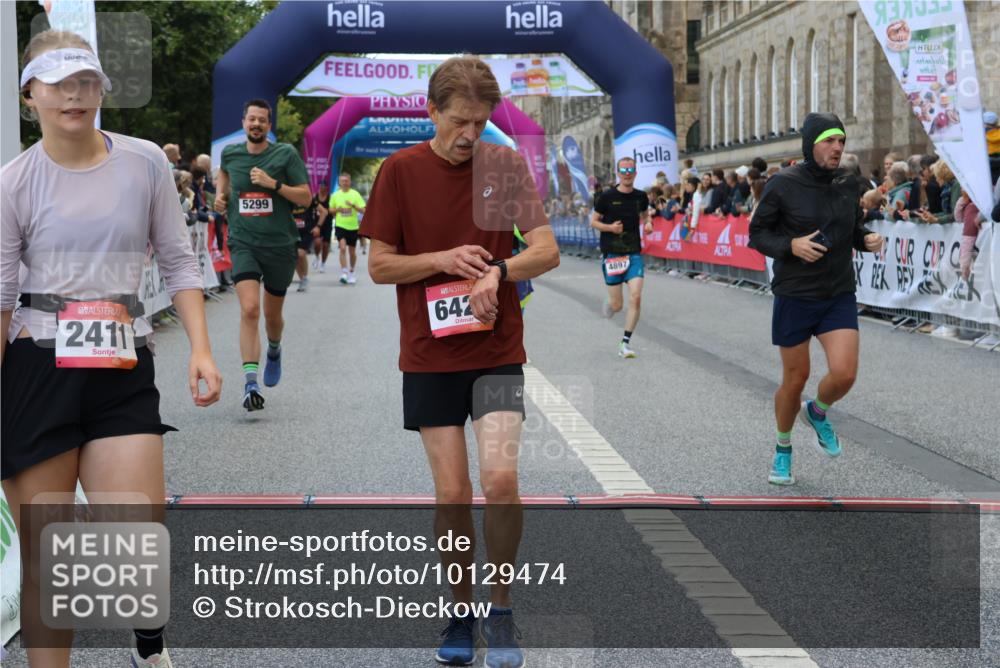 06.09.2026 - CURREX Alsterlauf Strokosch-Dieckow http://msf.ph/oto/10129474 06.09.2026 09:50:32 Ziel 2411, 2506, 2878, 2937, 3044, 4568, 4755, 4897, 5299, 5631, 5946, 6427, 8156 meine-sportfotos.de