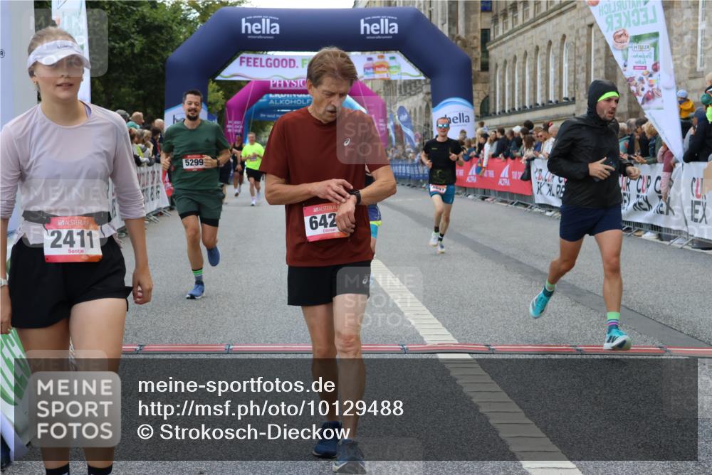 06.09.2026 - CURREX Alsterlauf Strokosch-Dieckow http://msf.ph/oto/10129488 06.09.2026 09:50:32 Ziel 2411, 2506, 2878, 2937, 3044, 4568, 4755, 4897, 5299, 5631, 5946, 6427, 8156 meine-sportfotos.de