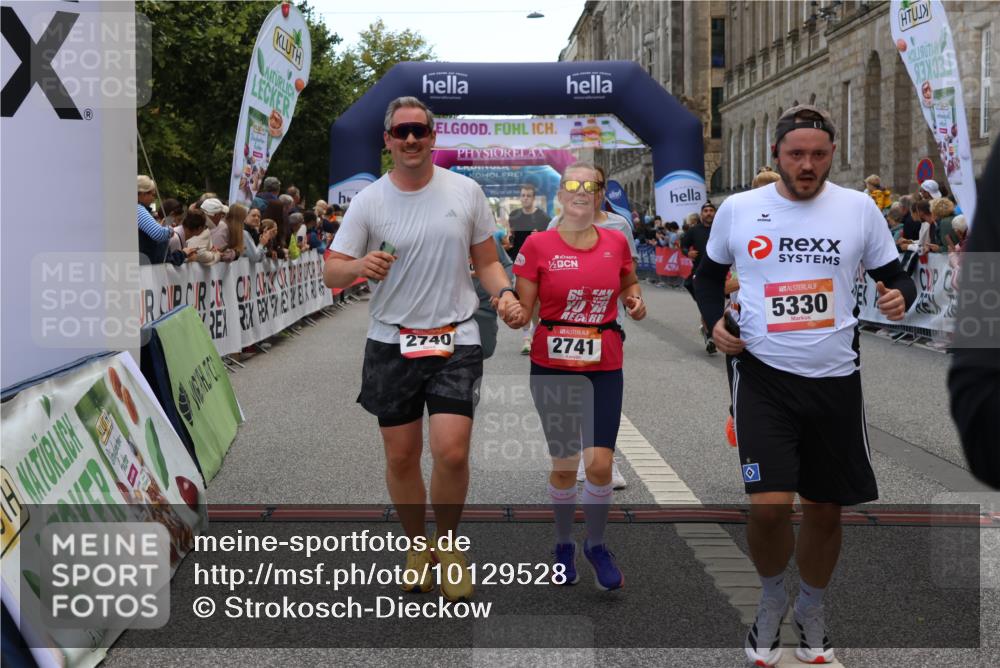 06.09.2026 - CURREX Alsterlauf Strokosch-Dieckow http://msf.ph/oto/10129528 06.09.2026 10:03:29 Ziel 2280, 2323, 2334, 2447, 2522, 2740, 2741, 2820, 3227, 3252, 3367, 3625, 3874, 4777, 5330, 5360, 5408, 5461, 5651, 6290, 6345, 6355, 8022, 8150, 8279 meine-sportfotos.de