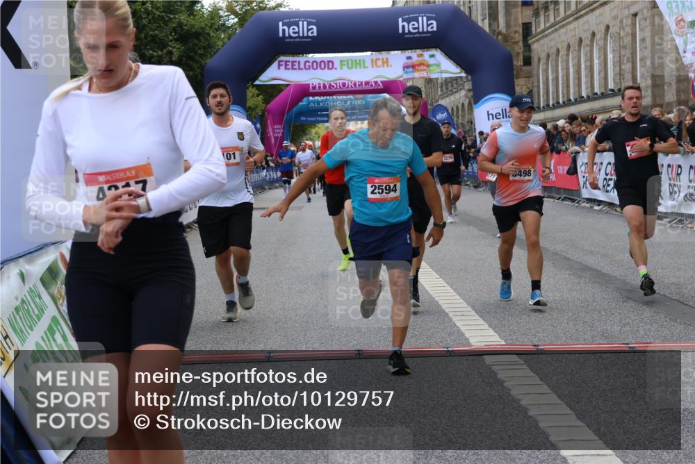 06.09.2026 - CURREX Alsterlauf Strokosch-Dieckow http://msf.ph/oto/10129757 06.09.2026 09:50:57 Ziel 2008, 2594, 2803, 3073, 3152, 3279, 3423, 3468, 3498, 3700, 4070, 4317, 4371, 4687, 5101, 5102, 5480, 6182, 6277, 8277 meine-sportfotos.de
