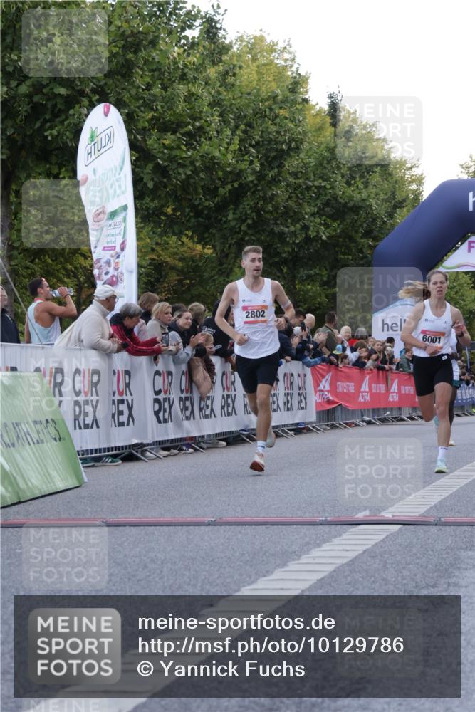 06.09.2026 - CURREX Alsterlauf Yannick Fuchs http://msf.ph/oto/10129786 06.09.2026 09:37:52 Ziel 2802, 3382, 5441, 5671, 6001, 6300 meine-sportfotos.de