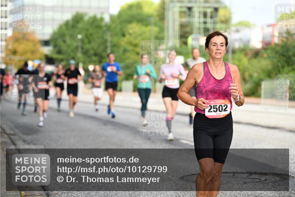 06.09.2026 - CURREX Alsterlauf Dr. Thomas Lammeyer http://msf.ph/oto/10129799 06.09.2026 09:51:35 Laufen 2502 meine-sportfotos.de