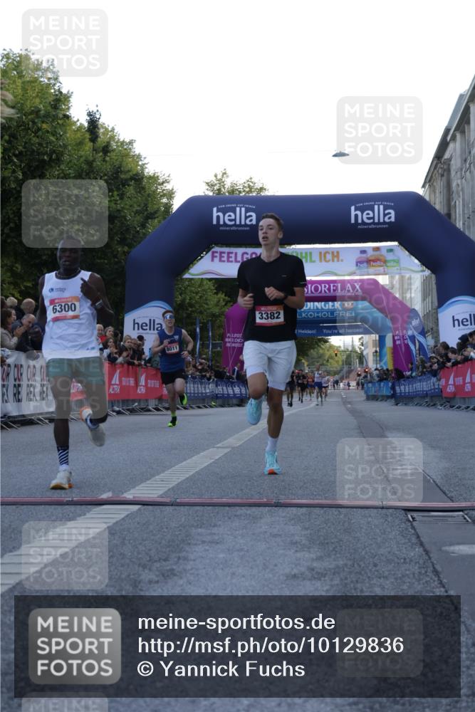 06.09.2026 - CURREX Alsterlauf Yannick Fuchs http://msf.ph/oto/10129836 06.09.2026 09:37:55 Ziel 2802, 3382, 5671, 6001, 6300, 8011 meine-sportfotos.de
