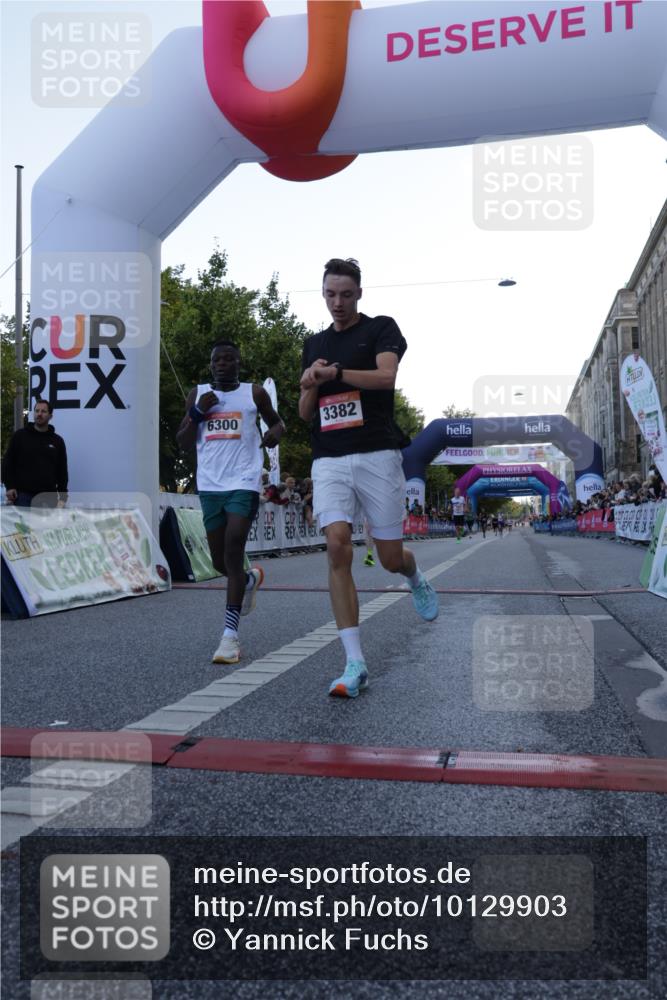 06.09.2026 - CURREX Alsterlauf Yannick Fuchs http://msf.ph/oto/10129903 06.09.2026 09:37:57 Ziel 2802, 3382, 5671, 5901, 6001, 6300, 8011 meine-sportfotos.de