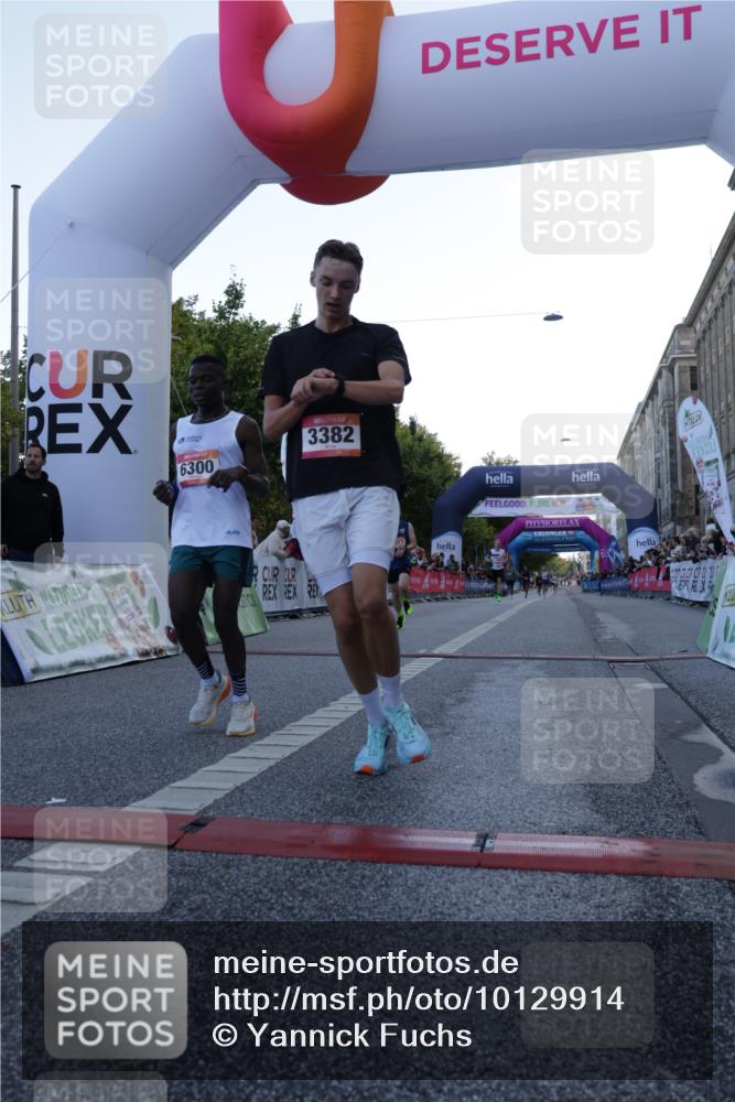 06.09.2026 - CURREX Alsterlauf Yannick Fuchs http://msf.ph/oto/10129914 06.09.2026 09:37:57 Ziel 2802, 3382, 5671, 5901, 6001, 6300, 8011 meine-sportfotos.de