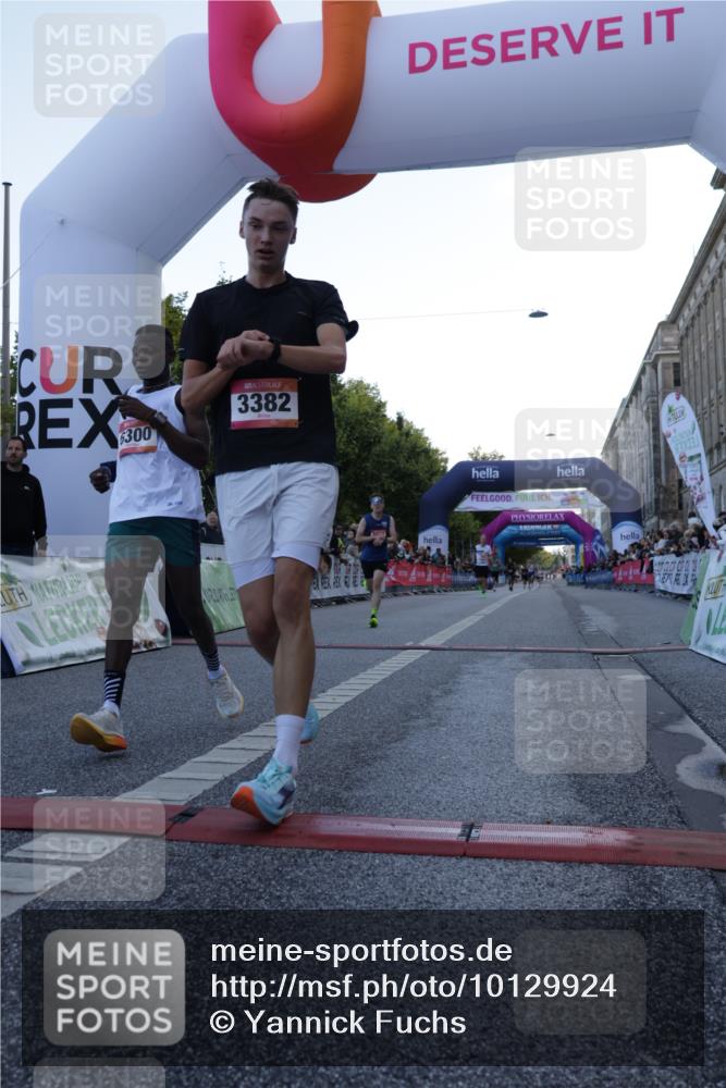 06.09.2026 - CURREX Alsterlauf Yannick Fuchs http://msf.ph/oto/10129924 06.09.2026 09:37:57 Ziel 2802, 3382, 5671, 5901, 6001, 6300, 8011 meine-sportfotos.de