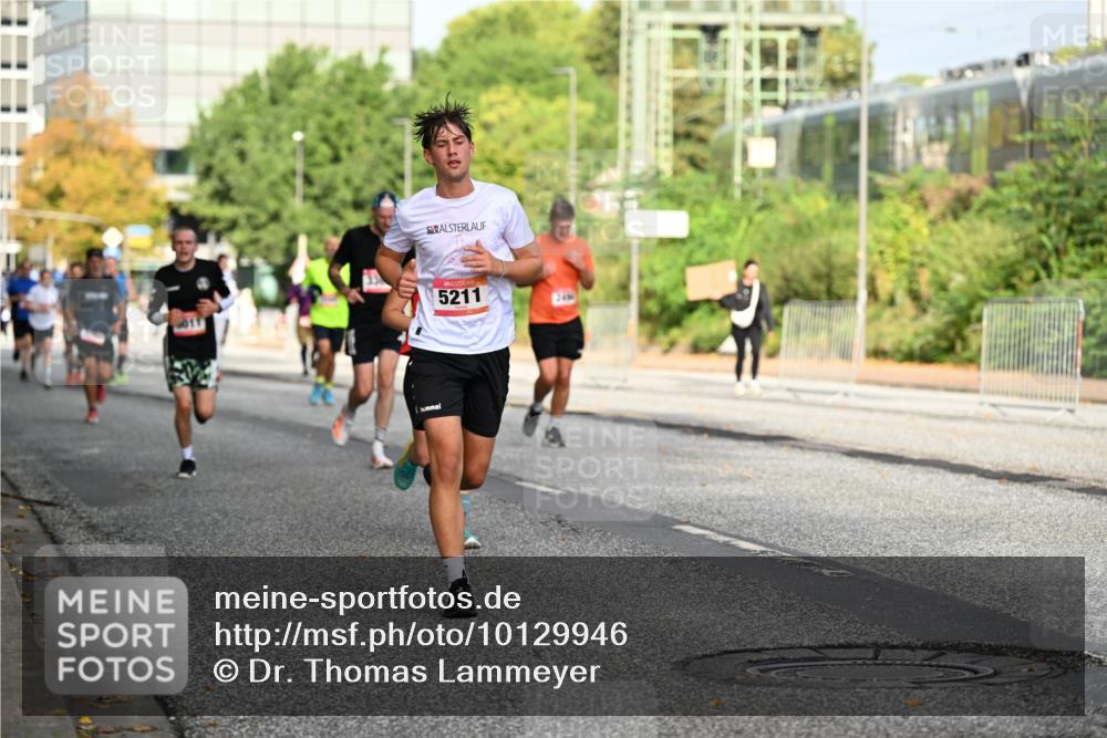 06.09.2026 - CURREX Alsterlauf Dr. Thomas Lammeyer http://msf.ph/oto/10129946 06.09.2026 09:51:56 Laufen 5211 meine-sportfotos.de