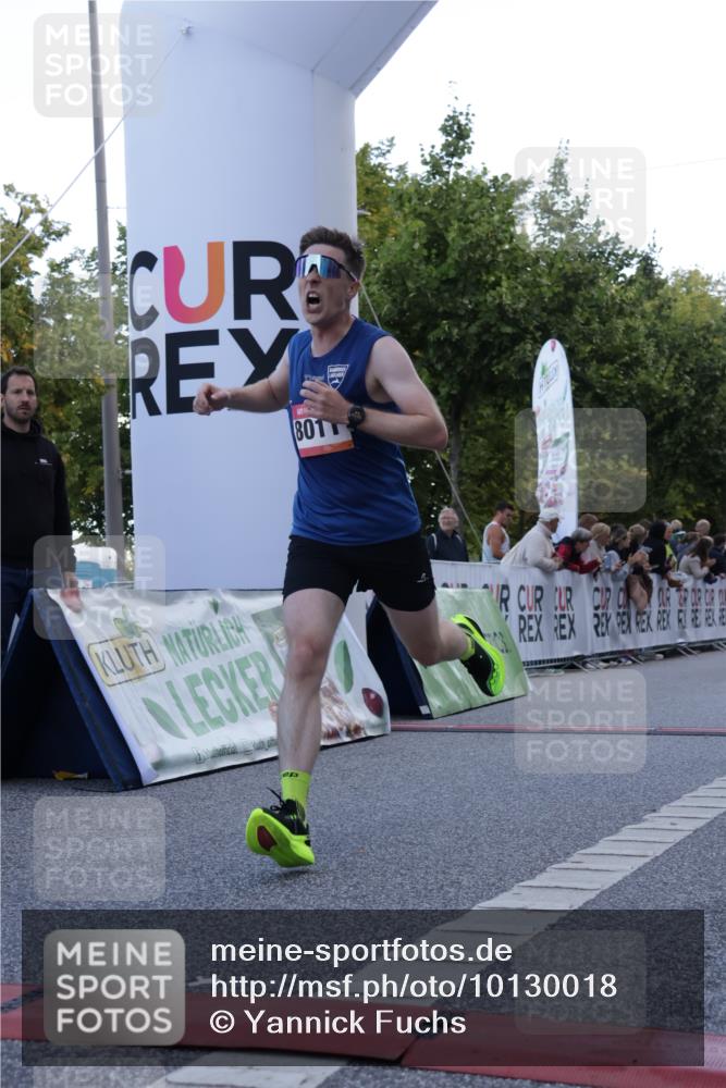 06.09.2026 - CURREX Alsterlauf Yannick Fuchs http://msf.ph/oto/10130018 06.09.2026 09:37:59 Ziel 2802, 3382, 5901, 6001, 6300, 8011 meine-sportfotos.de