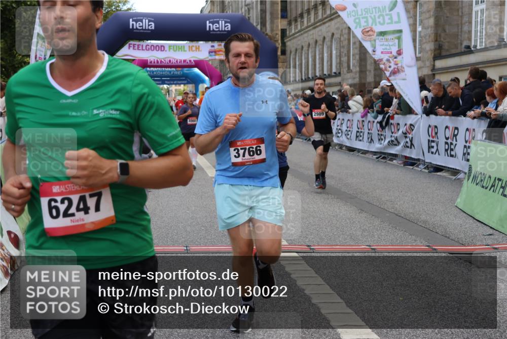 06.09.2026 - CURREX Alsterlauf Strokosch-Dieckow http://msf.ph/oto/10130022 06.09.2026 10:03:56 Ziel 2042, 2989, 3094, 3378, 3384, 3405, 3651, 3766, 4004, 4132, 4672, 4968, 4972, 4979, 5284, 5468, 5911, 6247, 8044, 8079 meine-sportfotos.de