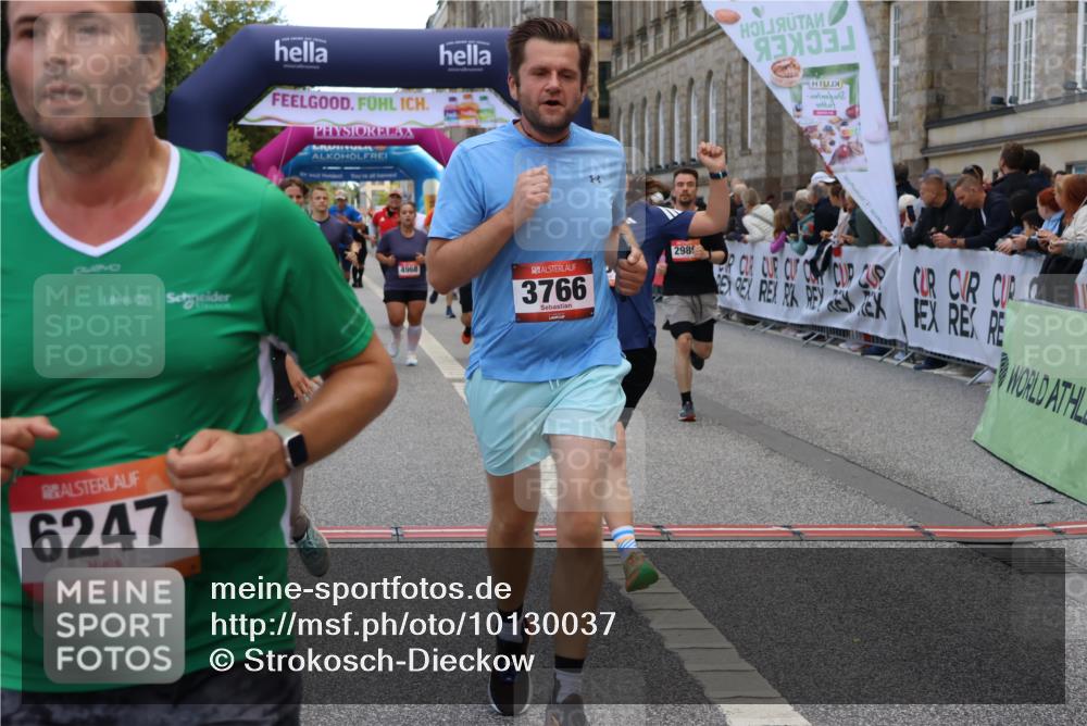 06.09.2026 - CURREX Alsterlauf Strokosch-Dieckow http://msf.ph/oto/10130037 06.09.2026 10:03:56 Ziel 2042, 2989, 3094, 3378, 3384, 3405, 3651, 3766, 4004, 4132, 4672, 4968, 4972, 4979, 5284, 5468, 5911, 6247, 8044, 8079 meine-sportfotos.de