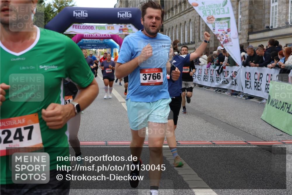 06.09.2026 - CURREX Alsterlauf Strokosch-Dieckow http://msf.ph/oto/10130045 06.09.2026 10:03:56 Ziel 2042, 2989, 3094, 3378, 3384, 3405, 3651, 3766, 4004, 4132, 4672, 4968, 4972, 4979, 5284, 5468, 5911, 6247, 8044, 8079 meine-sportfotos.de