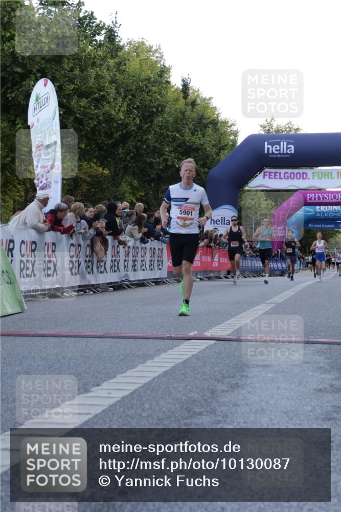 06.09.2026 - CURREX Alsterlauf Yannick Fuchs http://msf.ph/oto/10130087 06.09.2026 09:38:00 Ziel 2562, 2802, 3382, 5901, 6001, 6300, 8011 meine-sportfotos.de