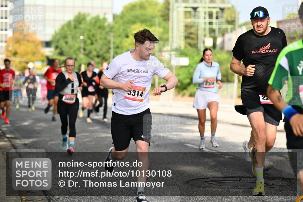 06.09.2026 - CURREX Alsterlauf Dr. Thomas Lammeyer http://msf.ph/oto/10130108 06.09.2026 09:52:17 Laufen 5314, 2305 meine-sportfotos.de