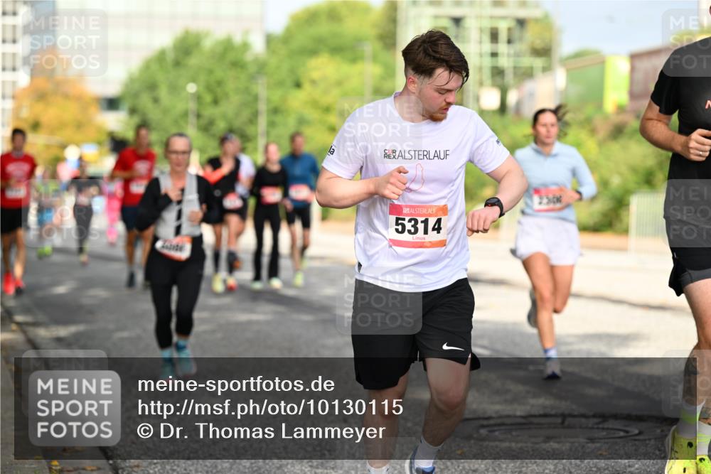 06.09.2026 - CURREX Alsterlauf Dr. Thomas Lammeyer http://msf.ph/oto/10130115 06.09.2026 09:52:17 Laufen 5314 meine-sportfotos.de