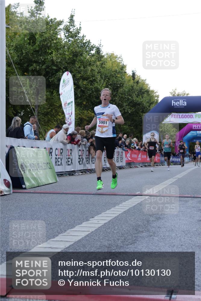 06.09.2026 - CURREX Alsterlauf Yannick Fuchs http://msf.ph/oto/10130130 06.09.2026 09:38:01 Ziel 2562, 2802, 3382, 4176, 5901, 6001, 6300, 8011 meine-sportfotos.de