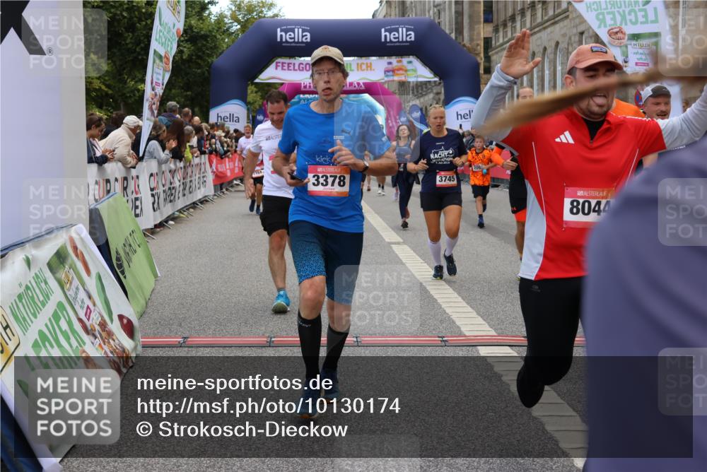 06.09.2026 - CURREX Alsterlauf Strokosch-Dieckow http://msf.ph/oto/10130174 06.09.2026 10:04:02 Ziel 2042, 2091, 2164, 2657, 2677, 2989, 3100, 3239, 3378, 3384, 3562, 3651, 3745, 3752, 4004, 4495, 4672, 4968, 4972, 4979, 5061, 5284, 5401, 5468, 5709, 6056, 8044, 8079 meine-sportfotos.de