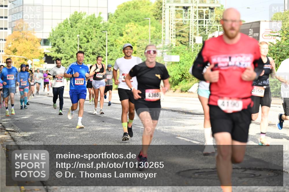 06.09.2026 - CURREX Alsterlauf Dr. Thomas Lammeyer http://msf.ph/oto/10130265 06.09.2026 09:52:32 Laufen 2372, 4949, 8211, 4135, 2277, 3225, 4365, 4190, 3550 meine-sportfotos.de