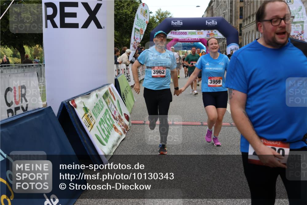 06.09.2026 - CURREX Alsterlauf Strokosch-Dieckow http://msf.ph/oto/10130343 06.09.2026 10:04:21 Ziel 2025, 2437, 2830, 3711, 3959, 3962, 4119, 4131, 4288, 4630, 4812, 5046, 5674, 5713, 6193 meine-sportfotos.de