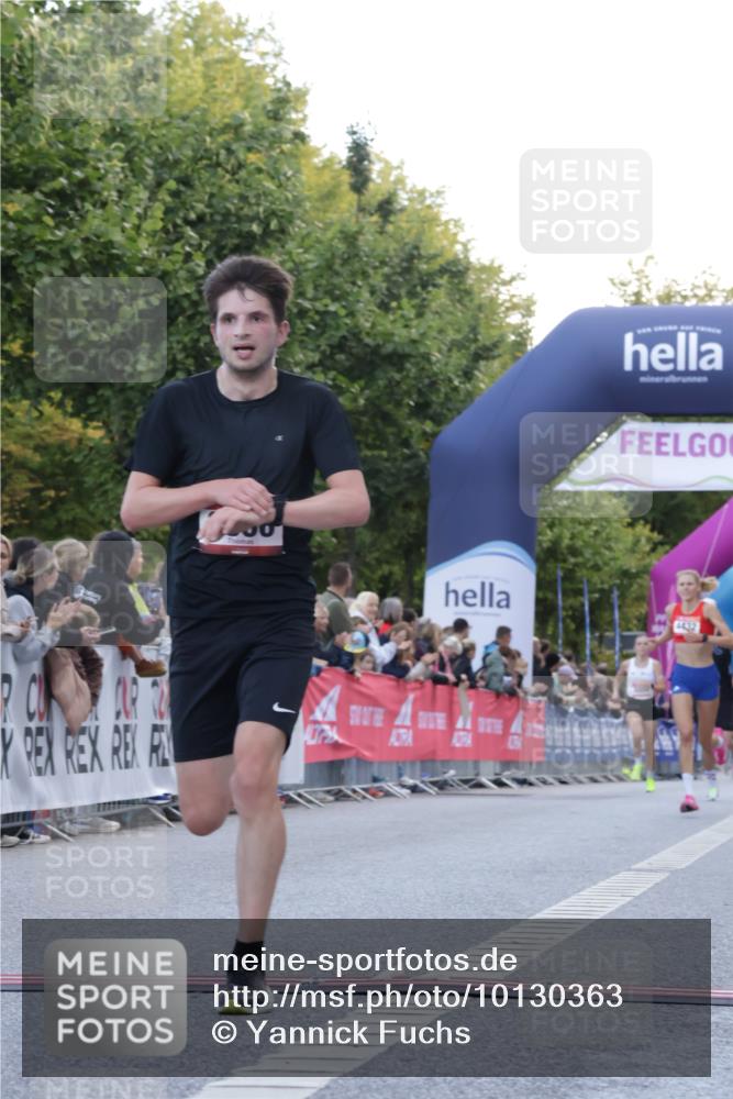 06.09.2026 - CURREX Alsterlauf Yannick Fuchs http://msf.ph/oto/10130363 06.09.2026 09:38:10 Ziel 2562, 3866, 4176, 4432, 5658, 6003 meine-sportfotos.de